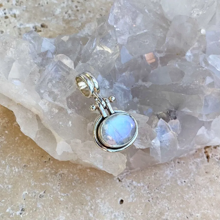 Rainbow Moonstone Oval Pendant - Inka